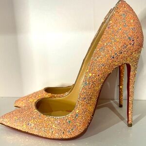 Never worn Christian Louboutin Glitter So Kate 120mm in Peach